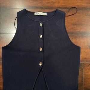 Zara Navy Sleeveless Button-Up Crop Top